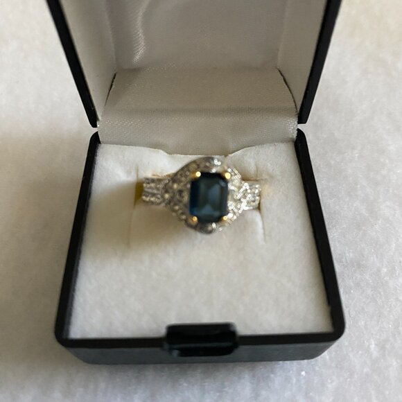 Ring - Picture 3 of 3